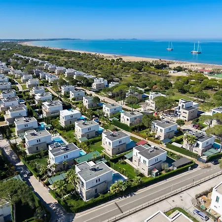 The Coastal * Plazhi San Pietro